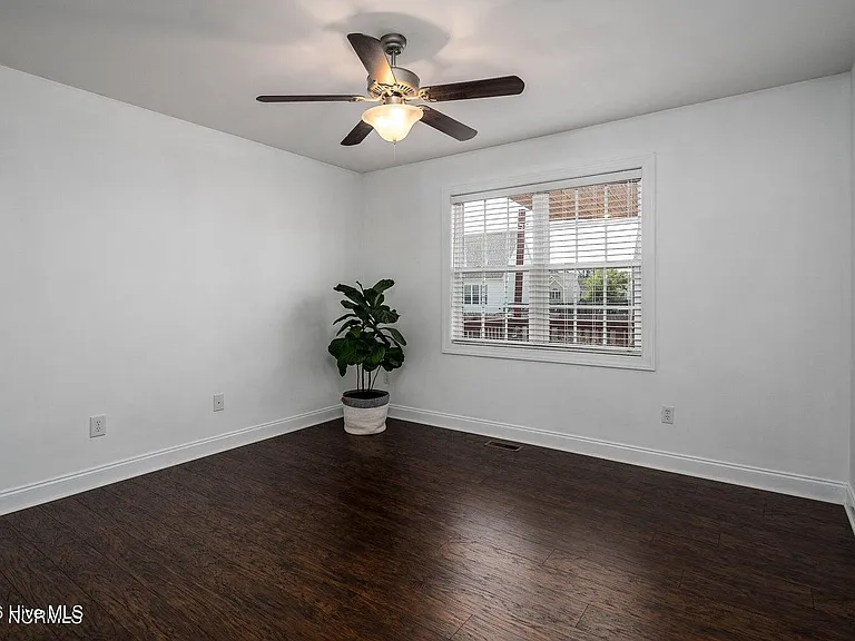 2105 Charity Ln — Photo 11