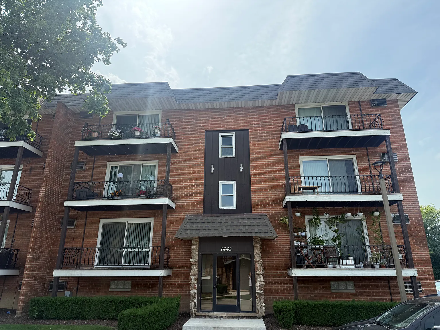 3 bed, 2000 sqft, $2,195 — Photo 1