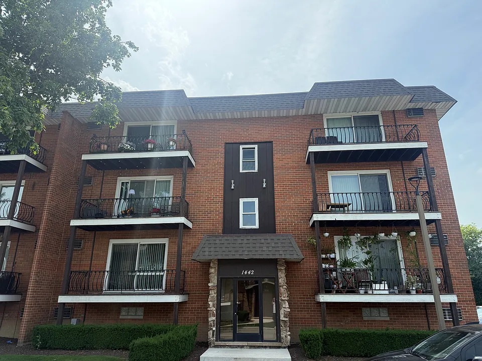 1442 Carriage Ln #2