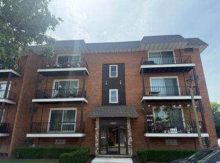 1442 Carriage Ln APT 2, Westmont, IL 60559