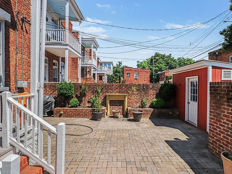 2713 W Grace St — Photo 23