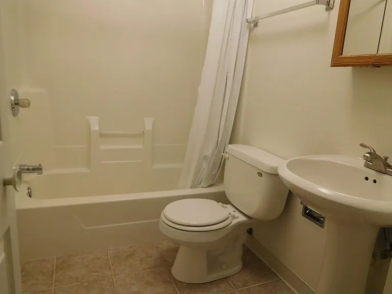 809 Pekin Ave — Photo 10