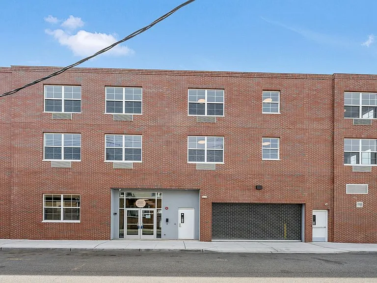 1 Center St #203 — Photo 16