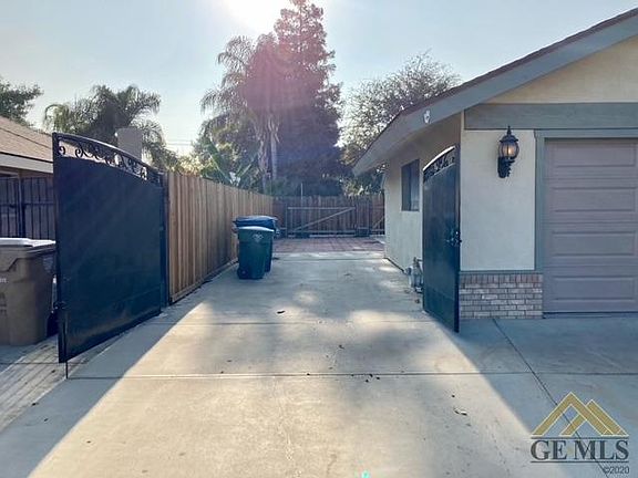 4th image of 8729 Sierra Oak Dr