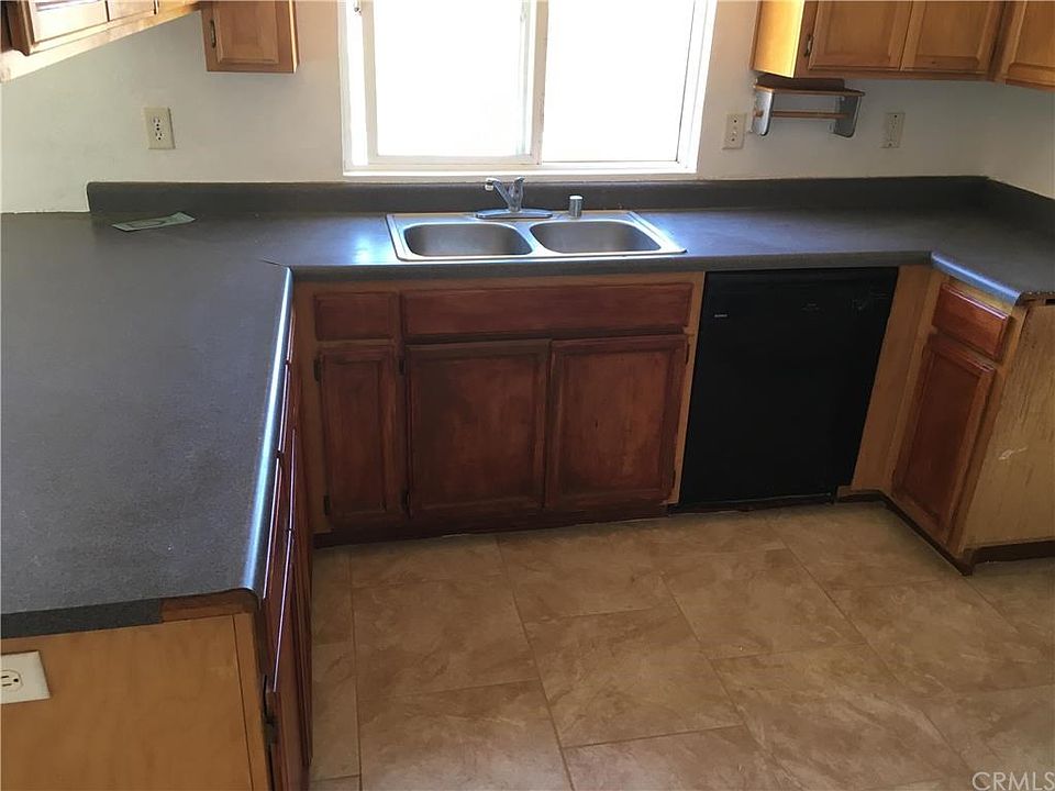 2nd image of 75 E San Pedro St