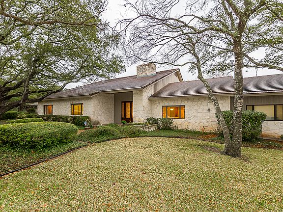 2nd image of 8302 Hickory Creek Dr