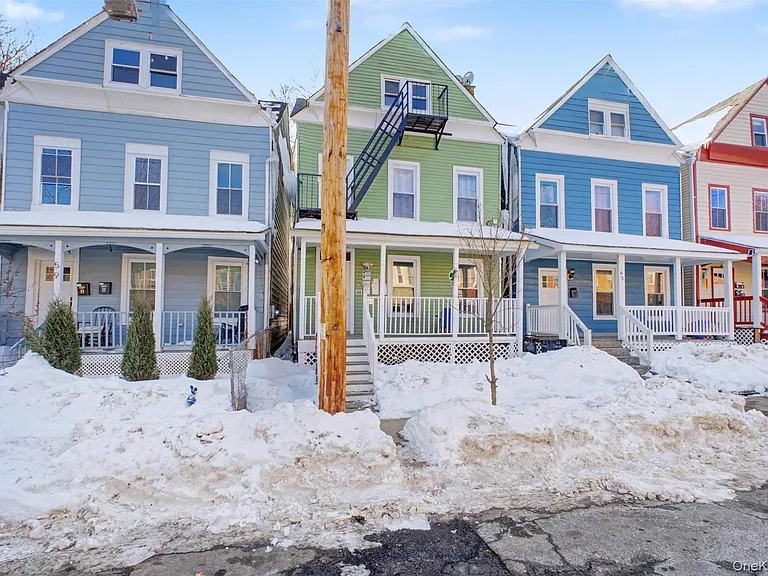 61 Carson Ave — Photo 1
