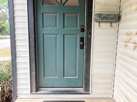 3rd image of 702 N 13th St