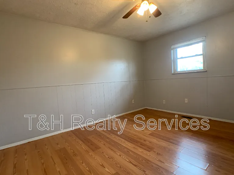 7649 Southfield Dr — Photo 9