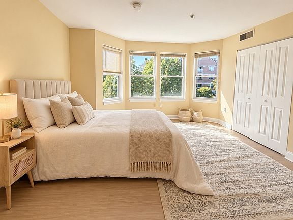 5th image of 310-324 Rindge Ave #316-6