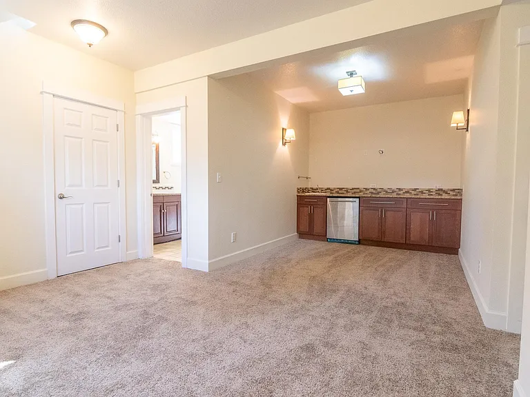 1004 N Mason St — Photo 15