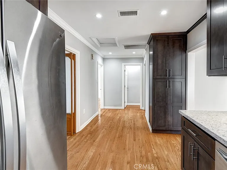 5251 W 124th St — Photo 3
