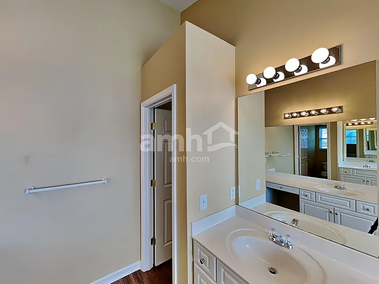 104 Lance Park Cir — Photo 13