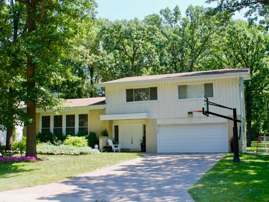 1271 Lynn Ter, Highland Park, IL 60035