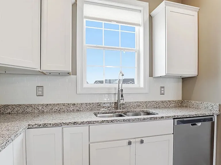 182 Hudson Blvd — Photo 13