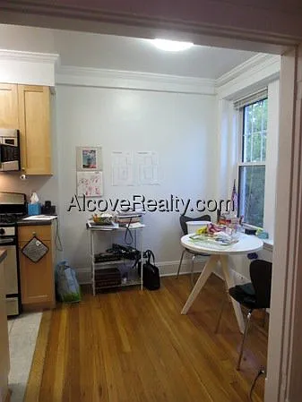 3 bed, 1.0 bath, $4,755 — Photo 4