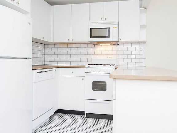 2nd image of 304 E 20th St APT Llc