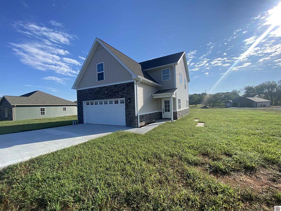 1st image of 32 Stonegate Dr
