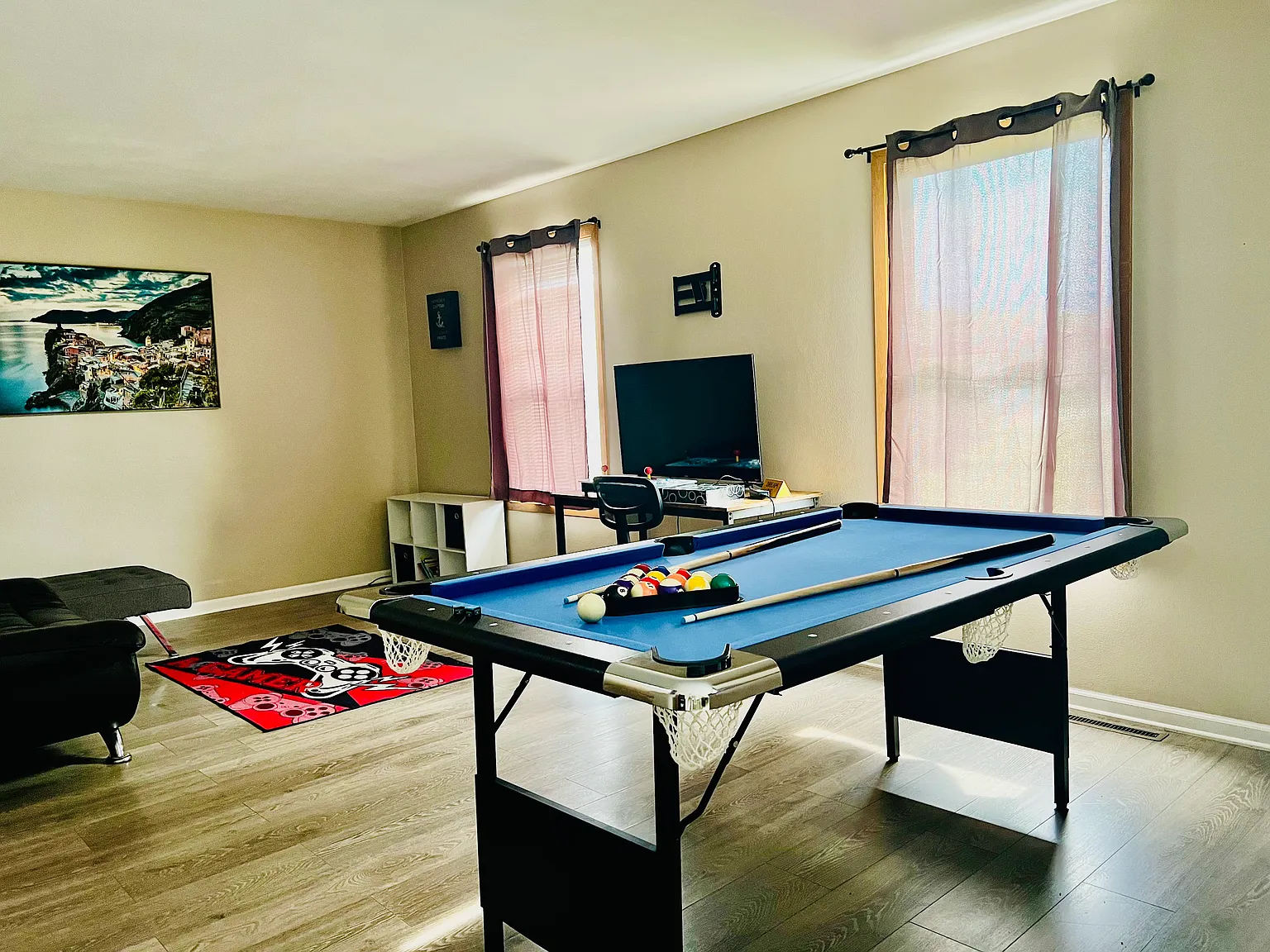 3 bed, 1.5 bath, 1436 sqft, $8,600 — Photo 1