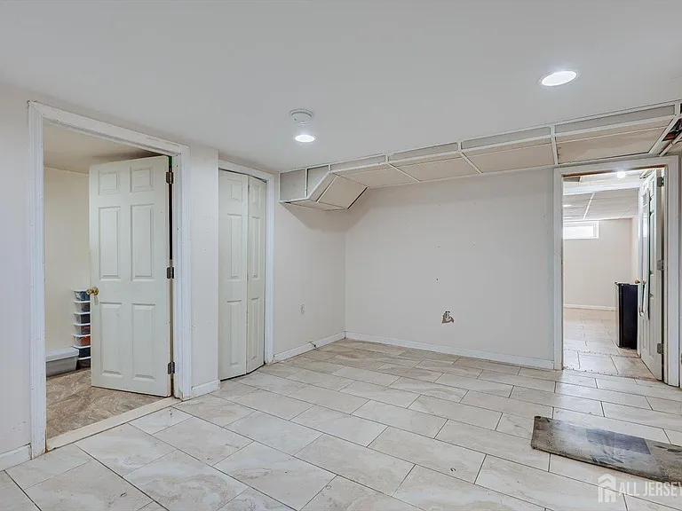 111 Sonora Ave — Photo 31