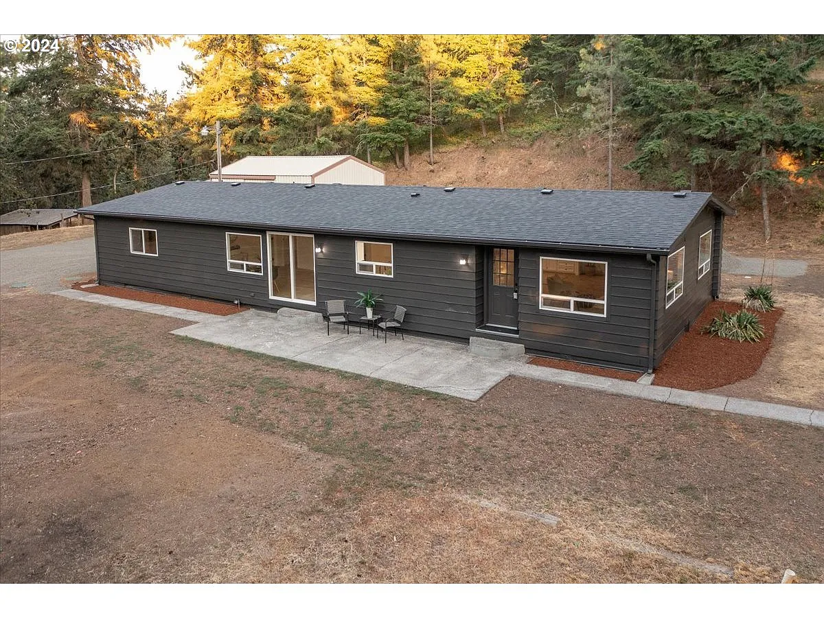 6675 Halliburton Rd photo 1