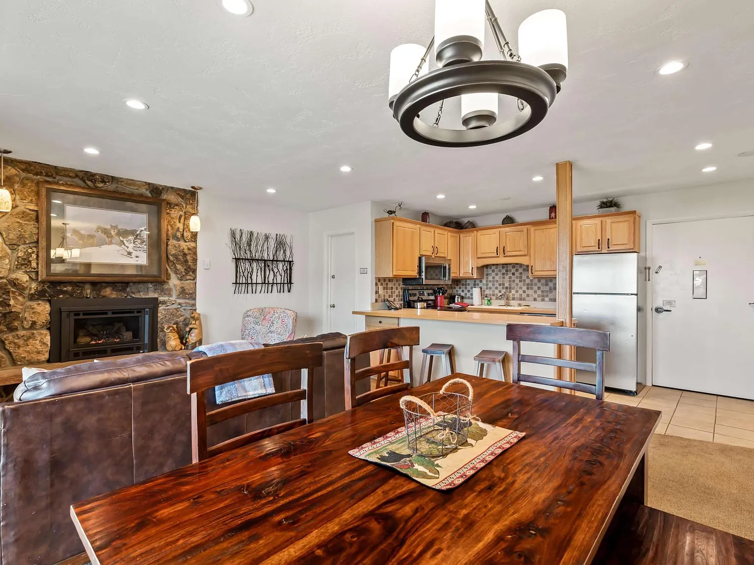 2 bed, 842 sqft, $3,100 — Photo 4