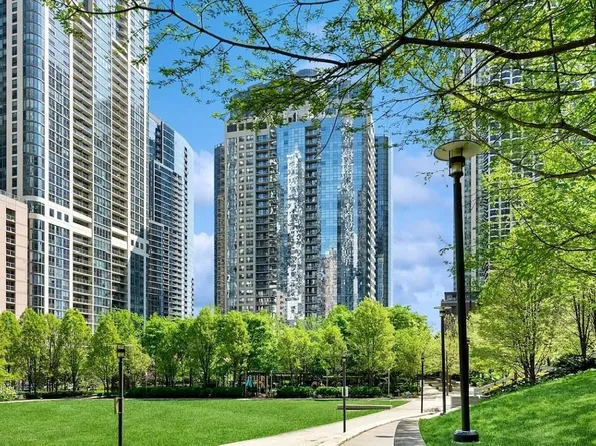 201 N Westshore Dr APT 1505, Chicago, IL 60601