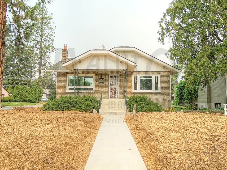 3128 W Glass Ave