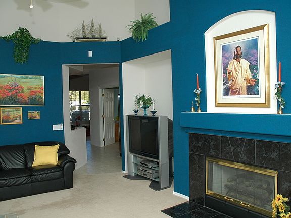 Family Room, Fireplace