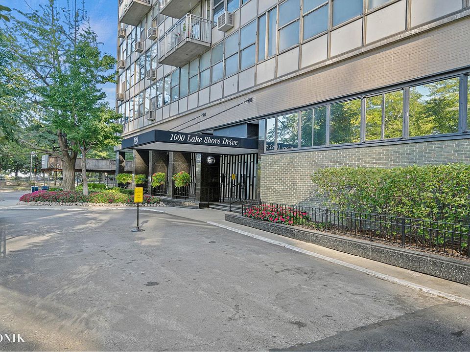 1st image of 1000 N Lake Shore Dr APT 1002