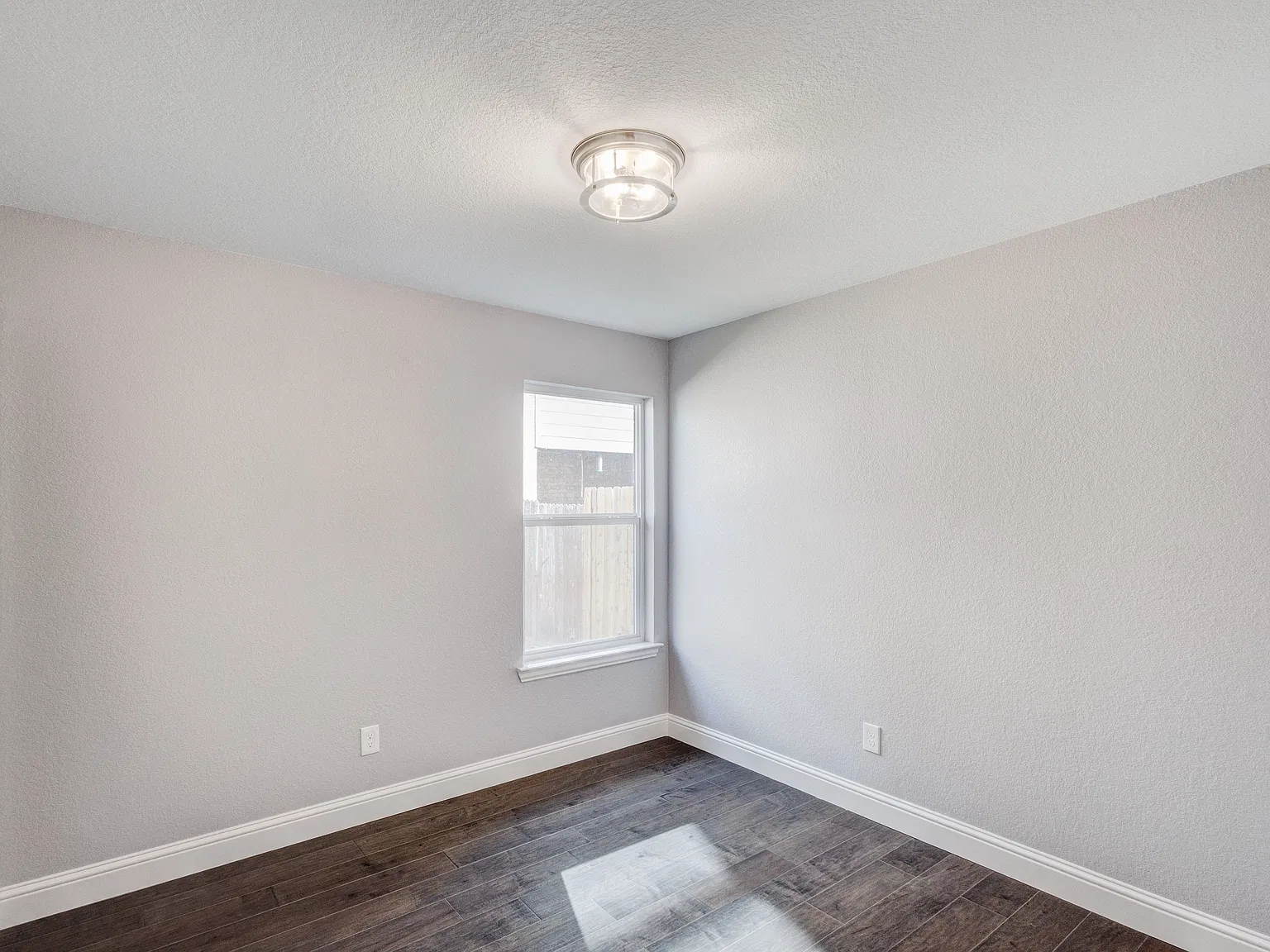 3 bed, 1460 sqft, $2,900 — Photo 3
