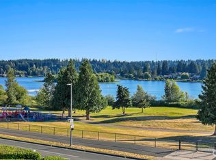 23501 Lakeview Dr UNIT D304, Mountlake Terrace, WA