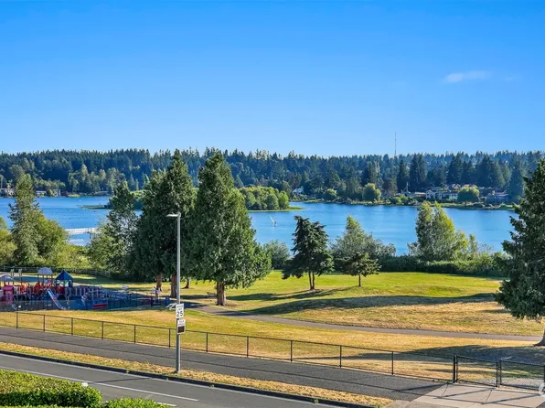 23501 Lakeview Drive #D304, Mountlake Terrace, WA 98043