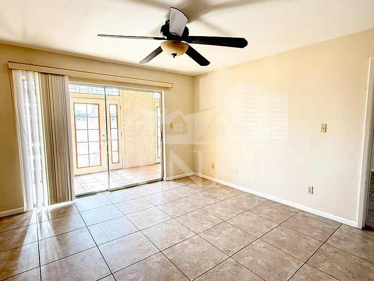540 N May St #1135 — Photo 6