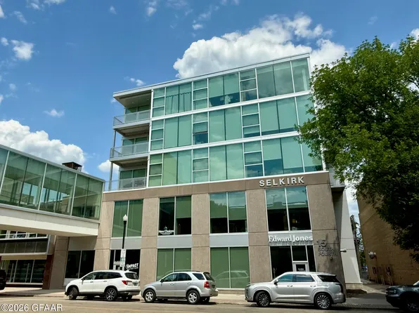 15 S 4th St #304, Grand Forks, ND 58201