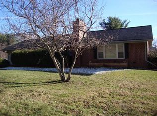 257 Knollview Dr, Jefferson, NC 28640