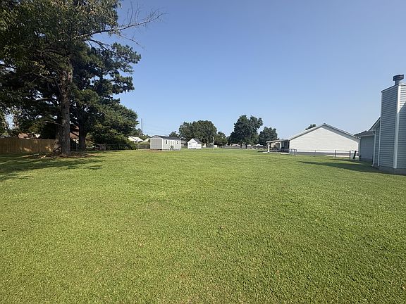 5th image of 105 Fodder Dr