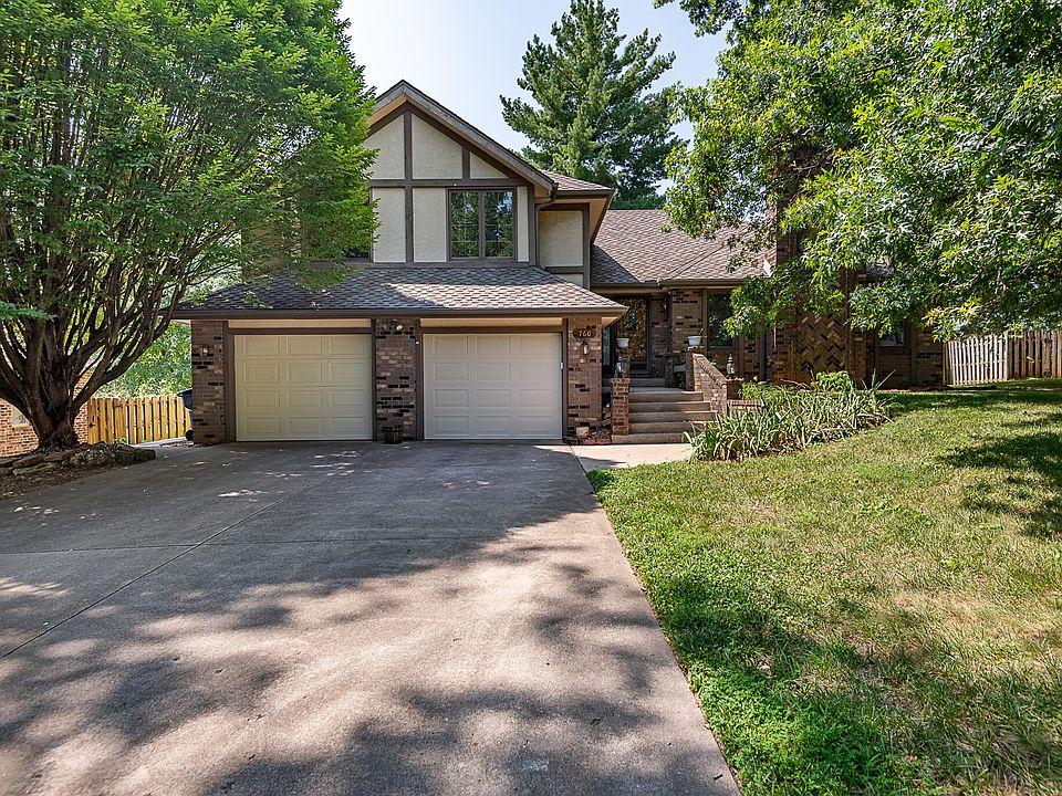 1st image of 760 W Sherwood Drive