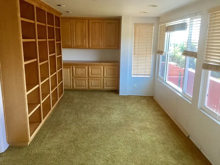 1021 Trueno Ave — Photo 16