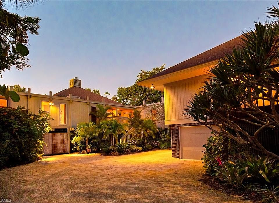 1st image of 927 Strangler Fig Ln