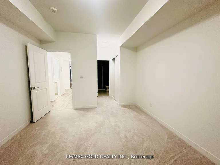 4015 Hickory Dr #13 — Photo 9