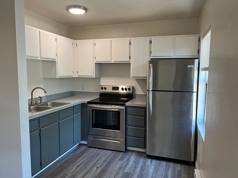 Sunset Blvd 7 Unit — Photo 17