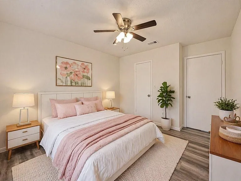 13431 Clarewood Dr — Photo 24