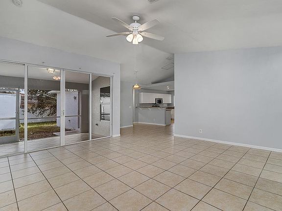 5th image of 2221 NE 2nd Pl
