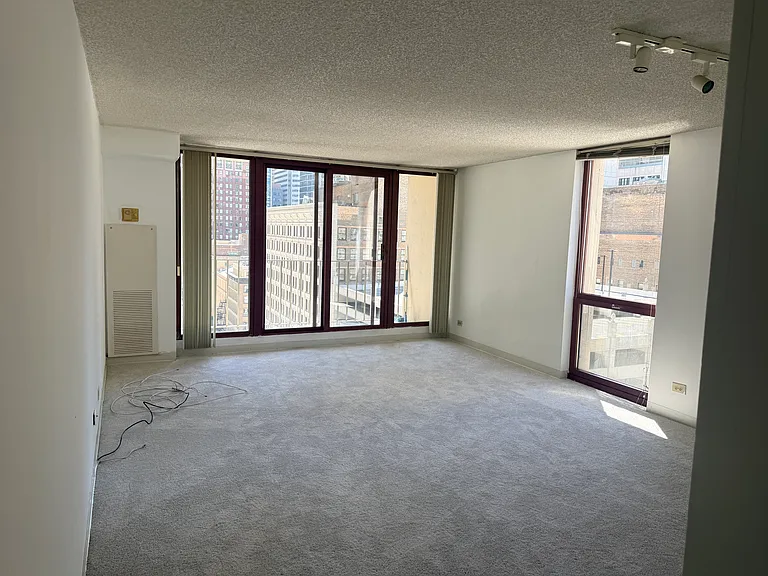 200 N Dearborn St #1503 — Photo 12
