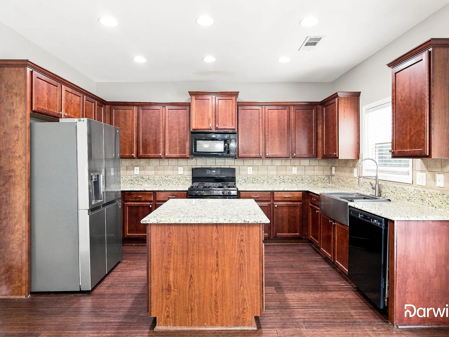 4 bed, 3.5 bath, 3535 sqft, $3,235 — Photo 3