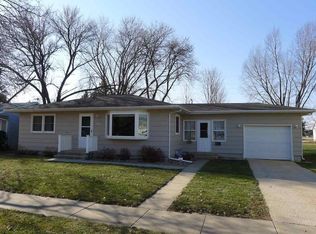 209 Charles St, Charles City, IA 50616
