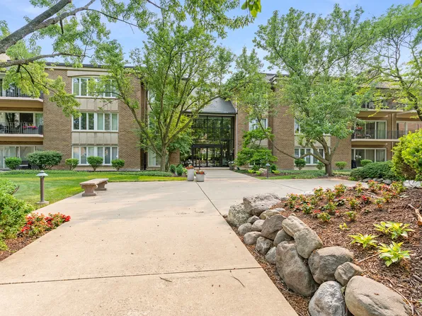 2 Oak Brook Club Dr APT C109, Oak Brook, IL 60523