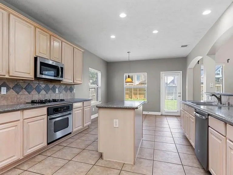 3531 Shoreview Ln — Photo 4