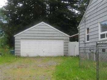 5th image of 2025 12th Ave NE